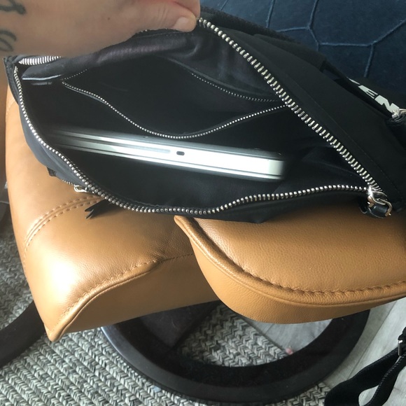 Givenchy AUTH crossbody - Picture 5 of 7